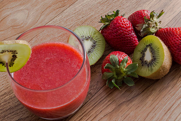 Snapple strawberry kiwi juice drink 